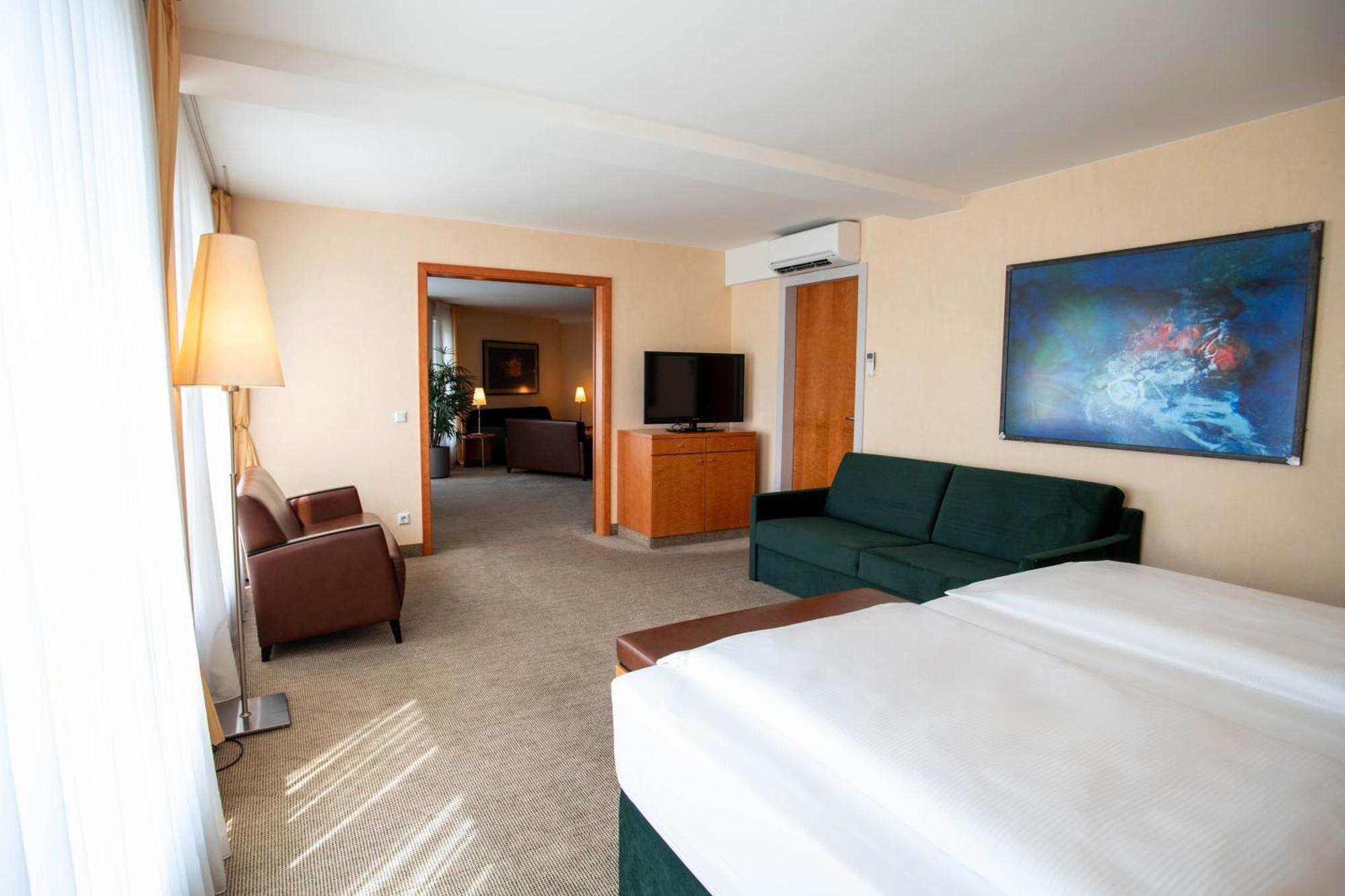 Best Western Premier Airporthotel Fontane BERlin Schönefeld Exterior foto